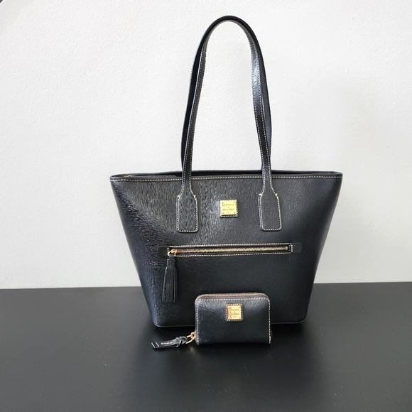 Dooney & Bourke Handbags - New DB Black Tote Bag Set
